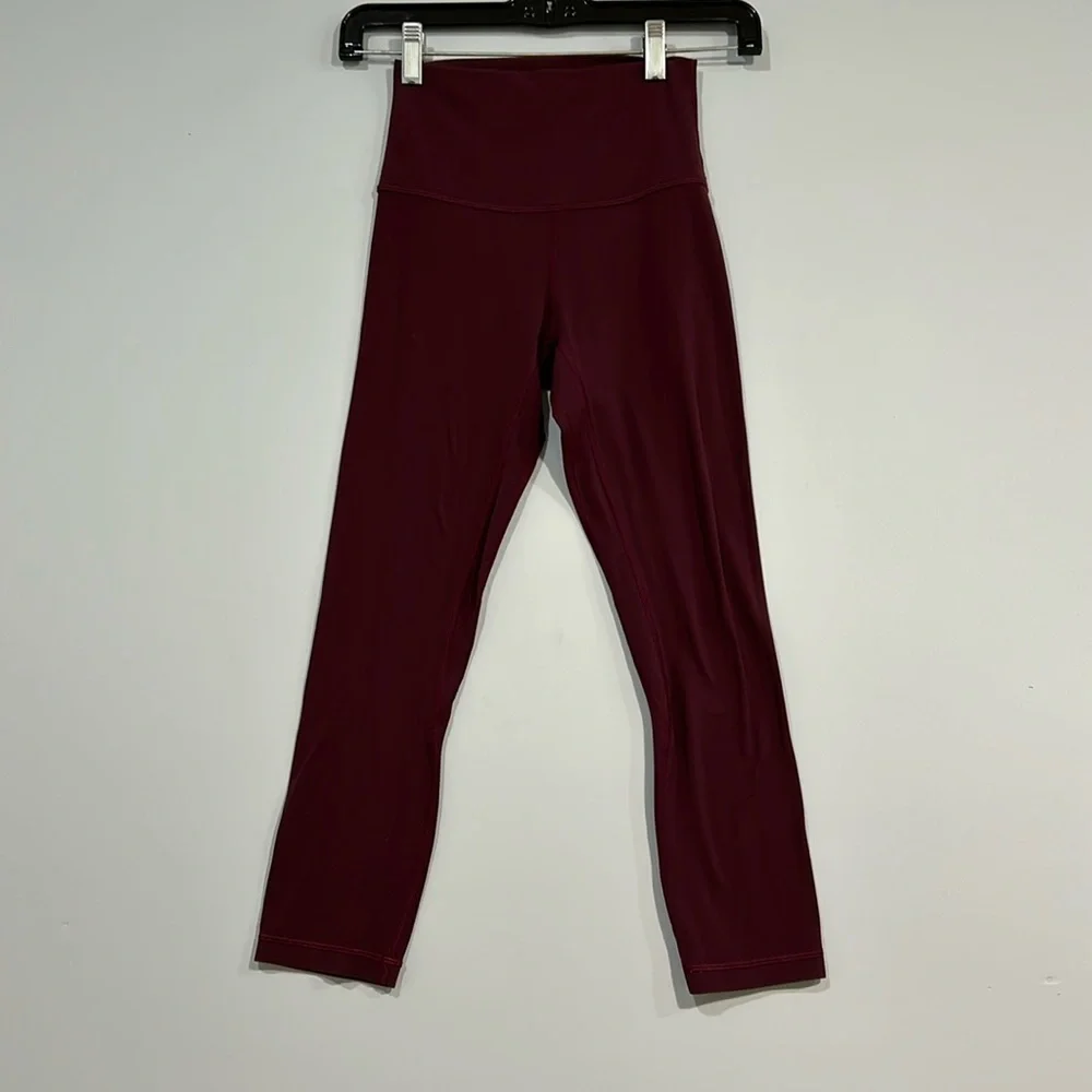 LULULEMON WOMENS BURGUNDY CROPPED LEGGINGS CROPPED HIGH RISE SZ 2 - Picture 1 of 8
